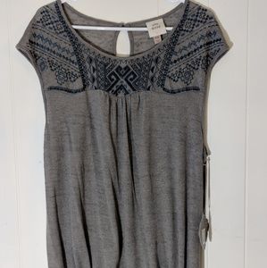 Lightweight Sleeveless Sweater Top